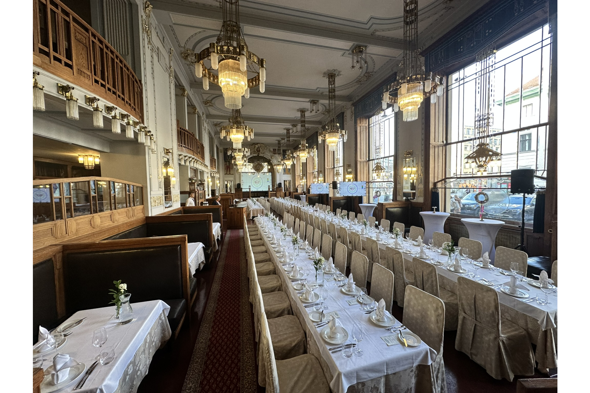 Plátno a&nbsp;projektor TOP