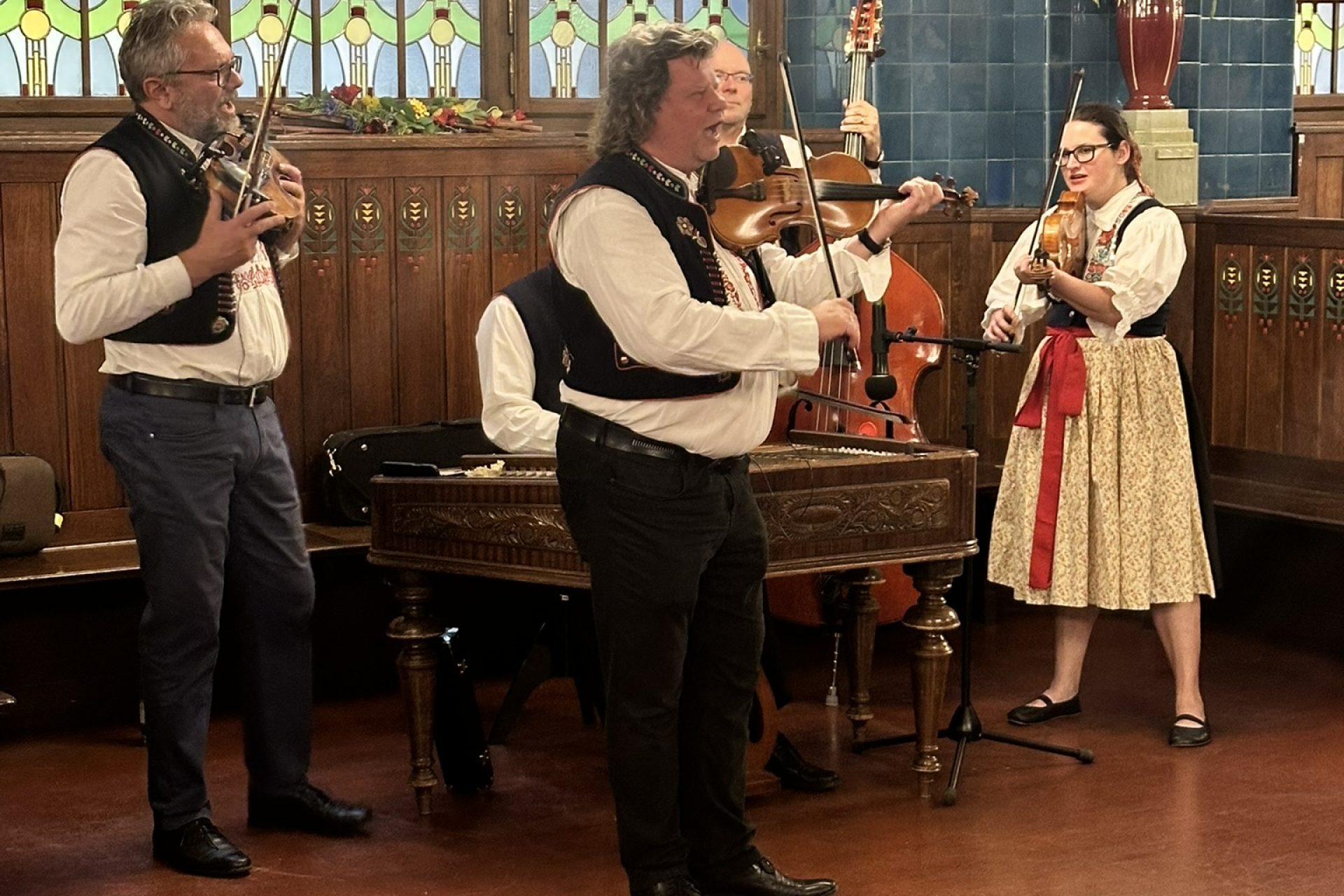 Cimbálová muzika Alexandra Vrábela